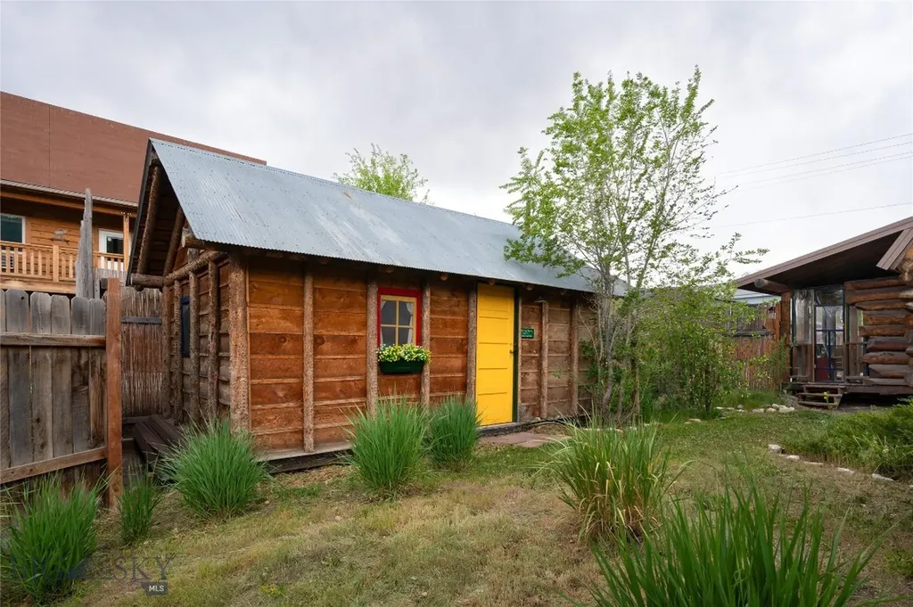 308 3rd Street S Gardiner MT 59030
