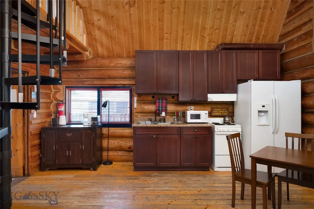 308 3rd Street S Gardiner MT 59030
