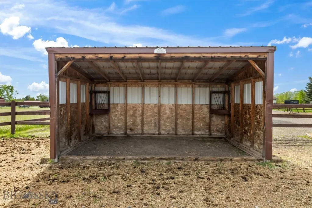 2720 Outlaw Drive Belgrade MT 59714