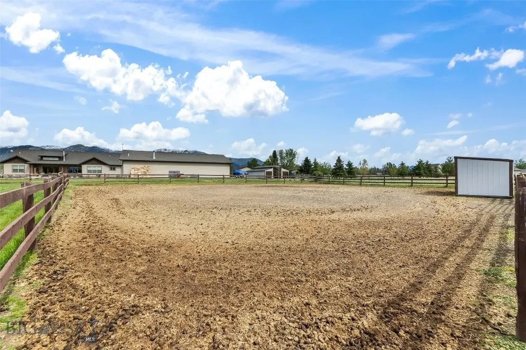 2720 Outlaw Drive Belgrade MT 59714