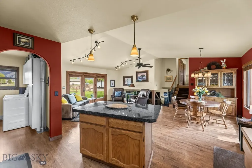 2720 Outlaw Drive Belgrade MT 59714