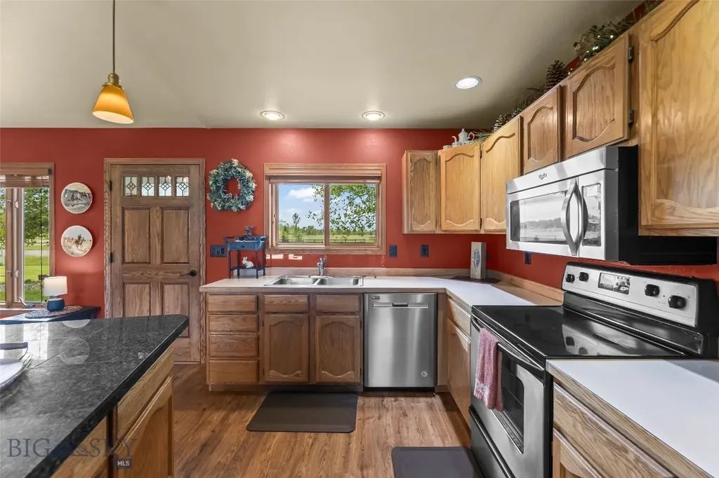 2720 Outlaw Drive Belgrade MT 59714