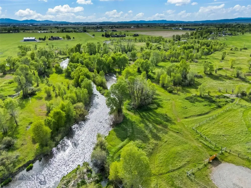 2720 Outlaw Drive Belgrade MT 59714