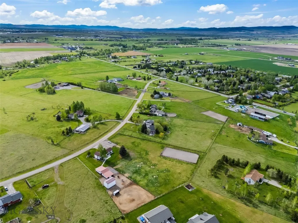 2720 Outlaw Drive Belgrade MT 59714