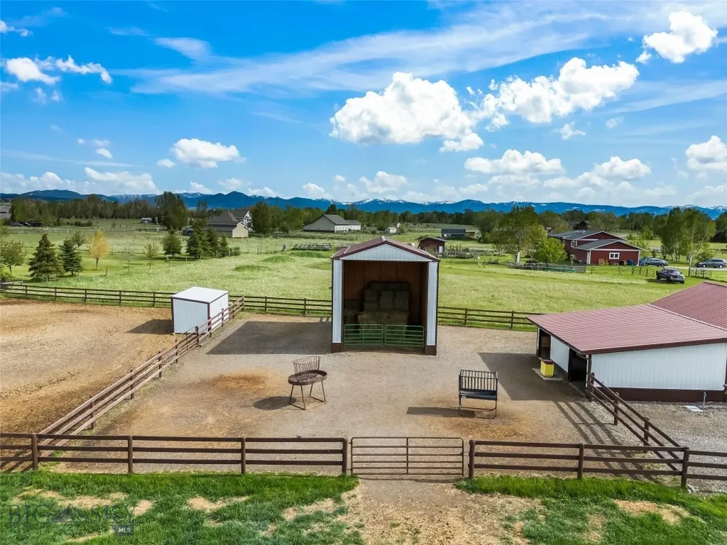 2720 Outlaw Drive Belgrade MT 59714