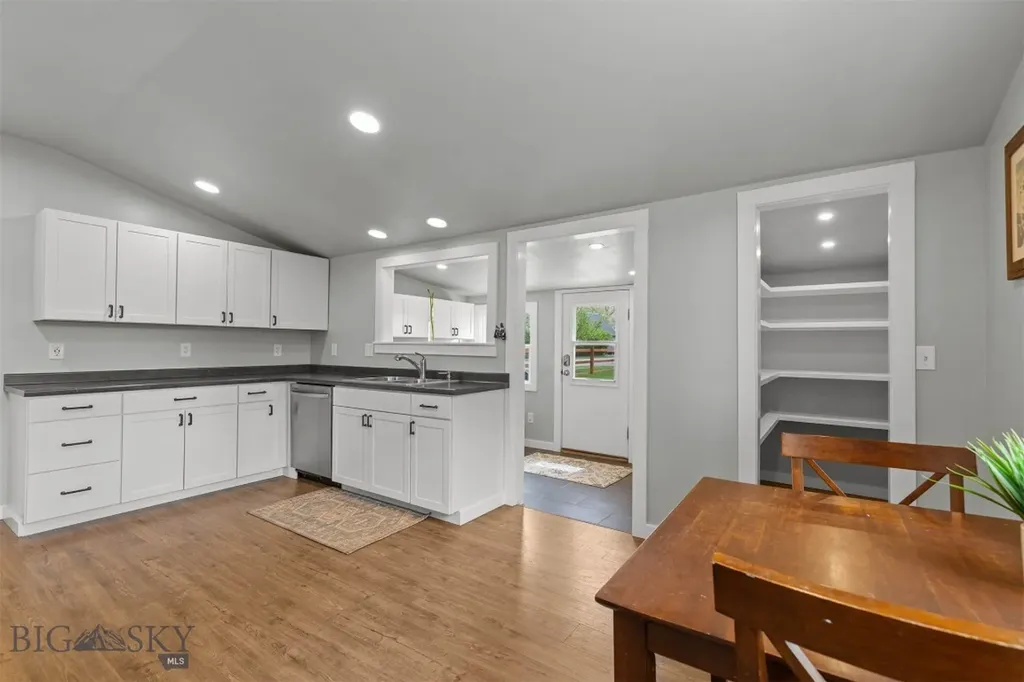 115 N Broadway Manhattan MT 59741