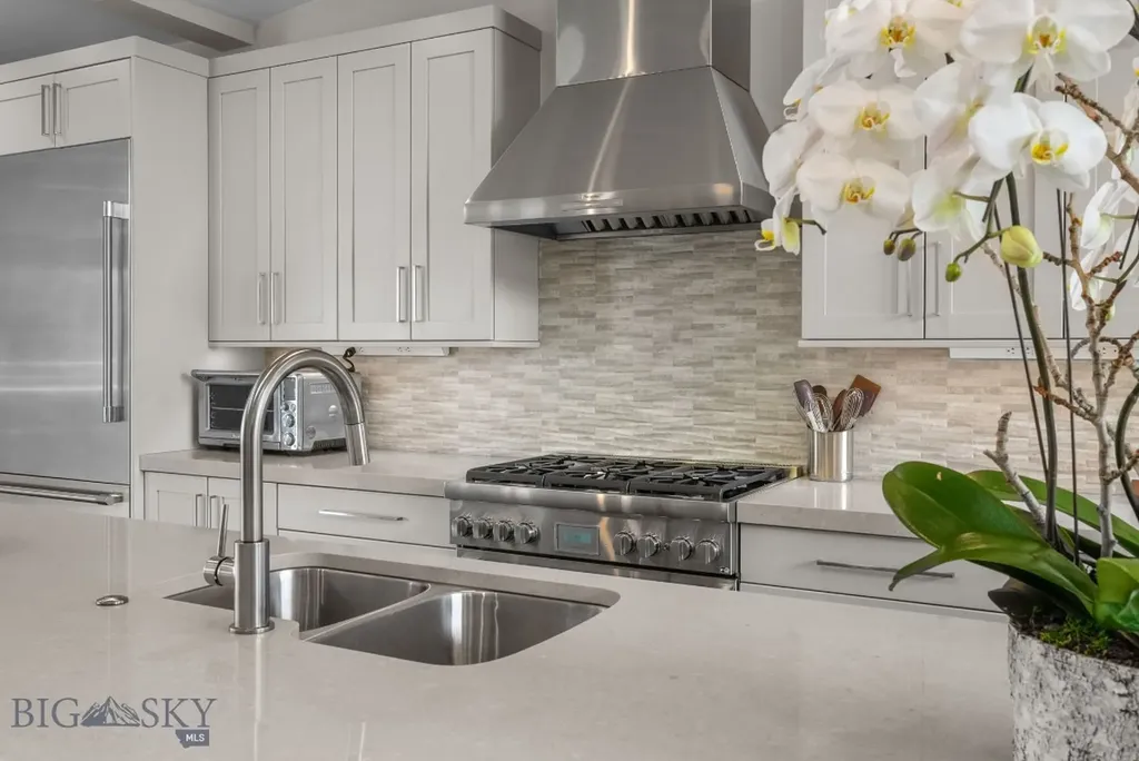 10 Caymus Lane Bozeman MT 59718