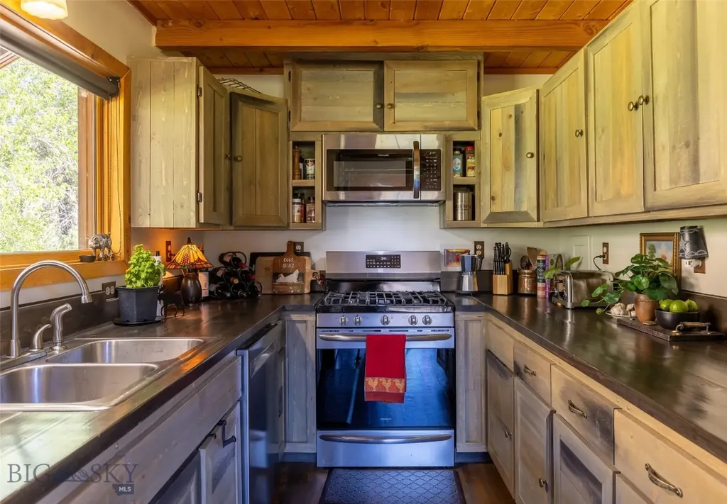 1253 Rock Creek Road Philipsburg MT 59858
