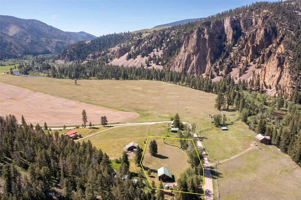 1253 Rock Creek Road Philipsburg MT 59858