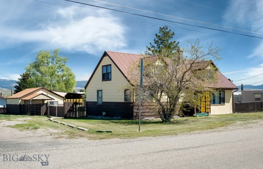 709 Oregon Street Deer Lodge MT 59722