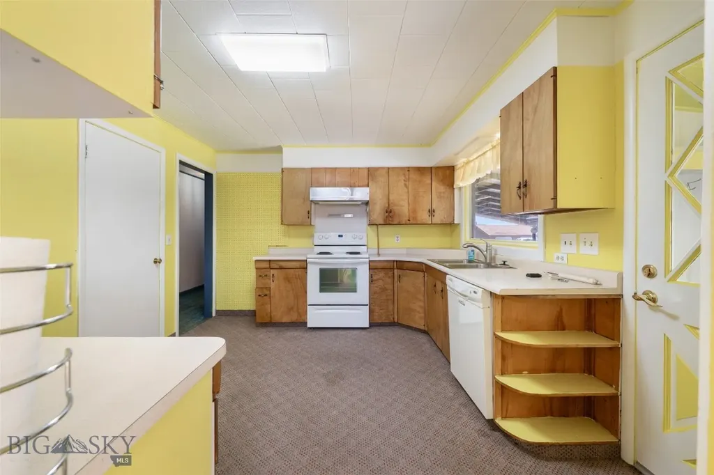 709 Oregon Street Deer Lodge MT 59722
