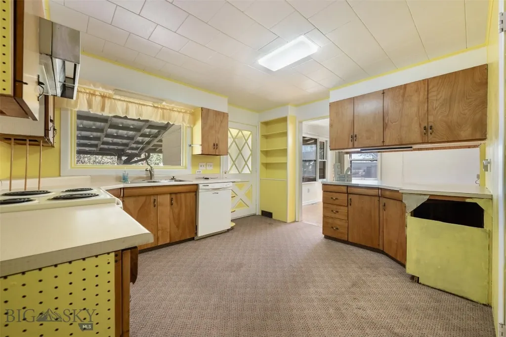 709 Oregon Street Deer Lodge MT 59722