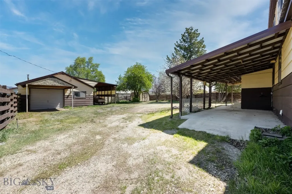 709 Oregon Street Deer Lodge MT 59722