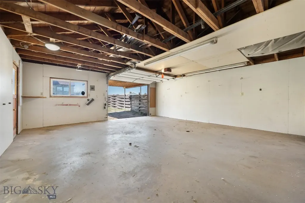 709 Oregon Street Deer Lodge MT 59722