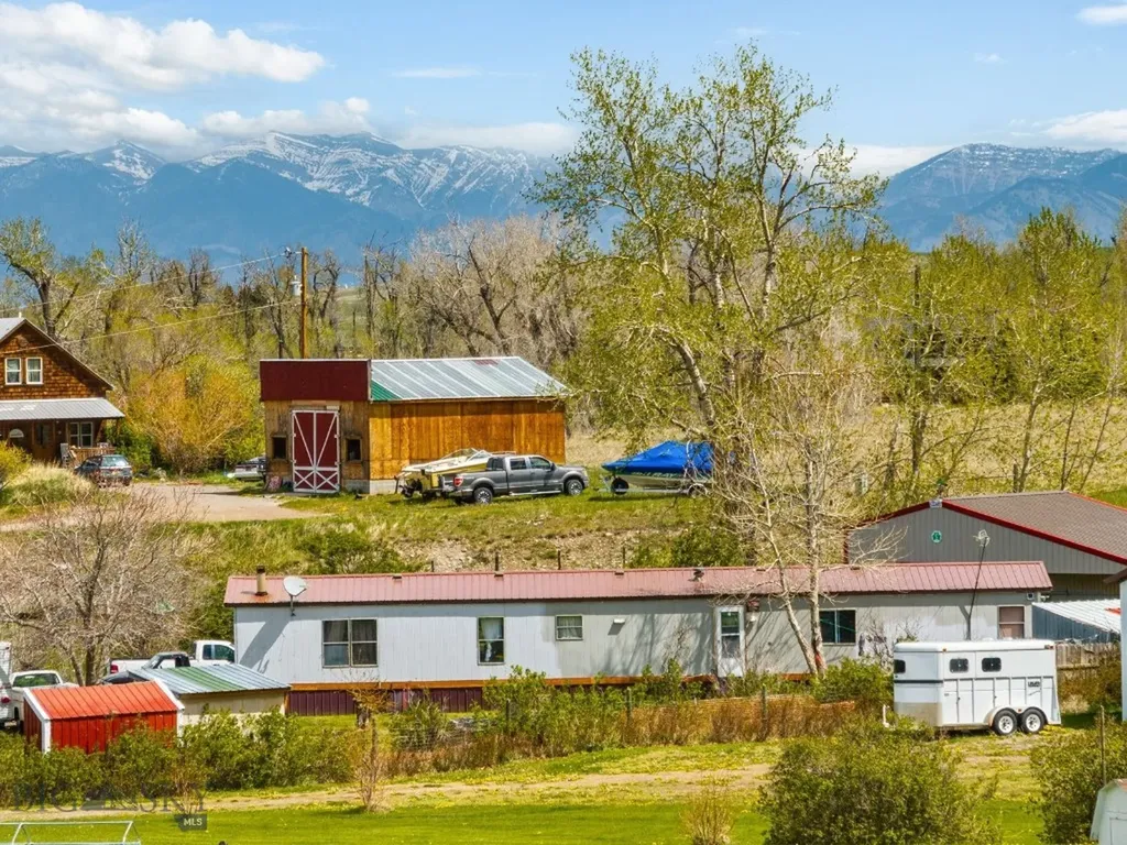 20 Rabel Lane Gallatin Gateway MT 59730