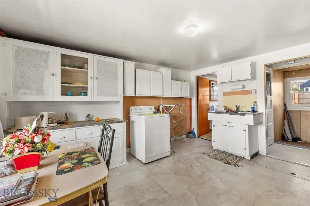 1327 Farrell Butte MT 59701