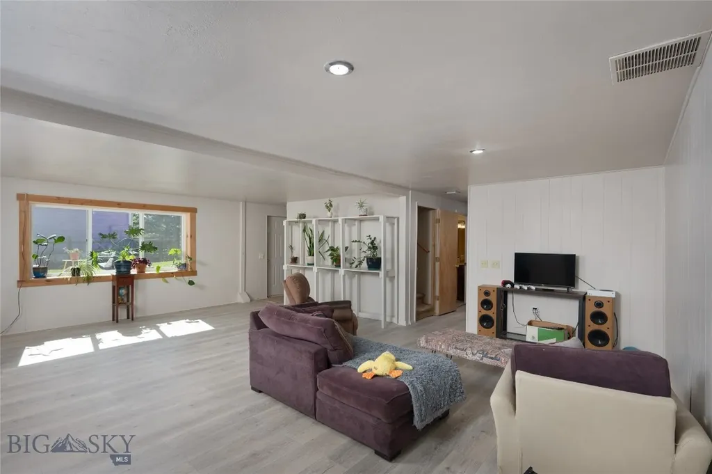 1104 S Pinecrest Drive Bozeman MT 59715