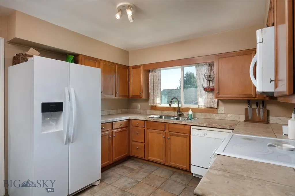 1104 S Pinecrest Drive Bozeman MT 59715