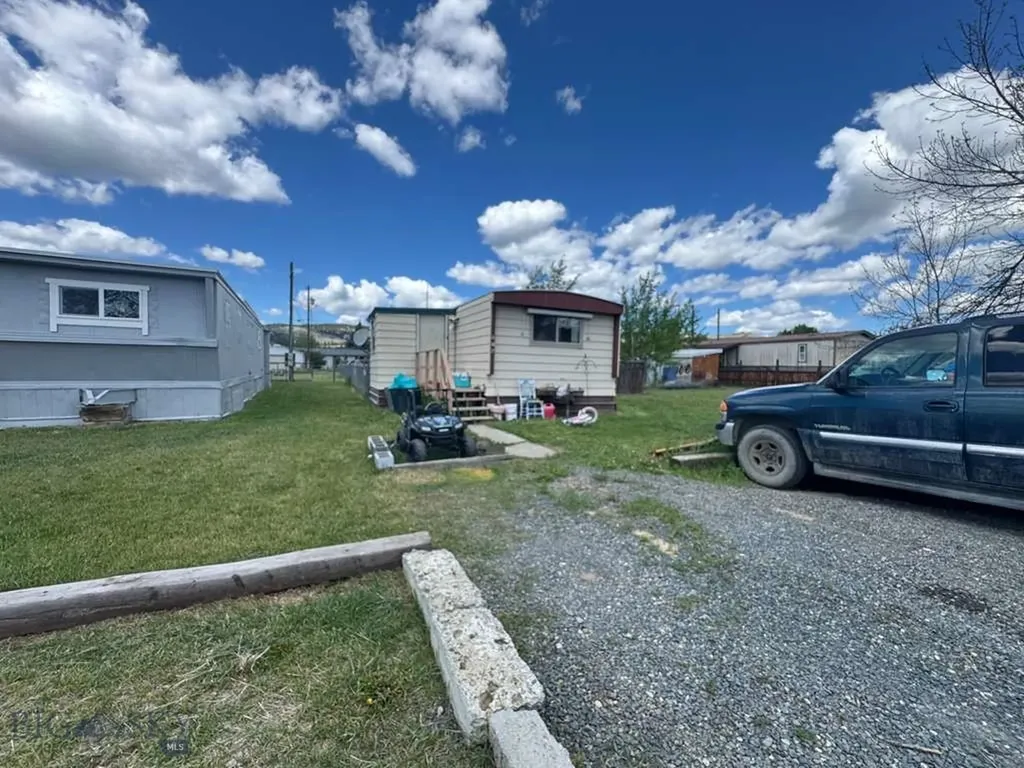 407 & 409 N Washington Street Boulder MT 59632
