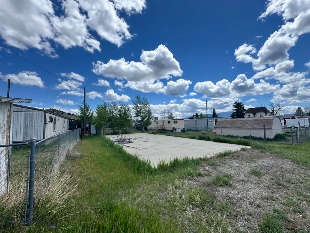 407 & 409 N Washington Street Boulder MT 59632