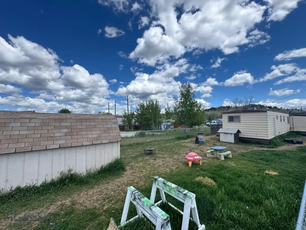 407 & 409 N Washington Street Boulder MT 59632