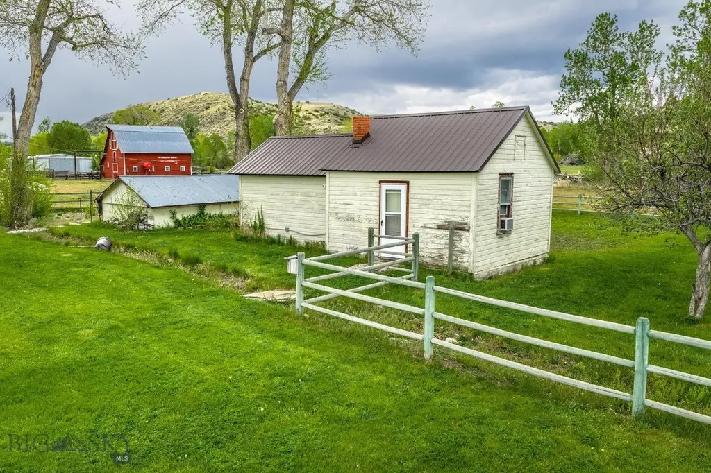 45 Pheasant Lane Columbus MT 59019