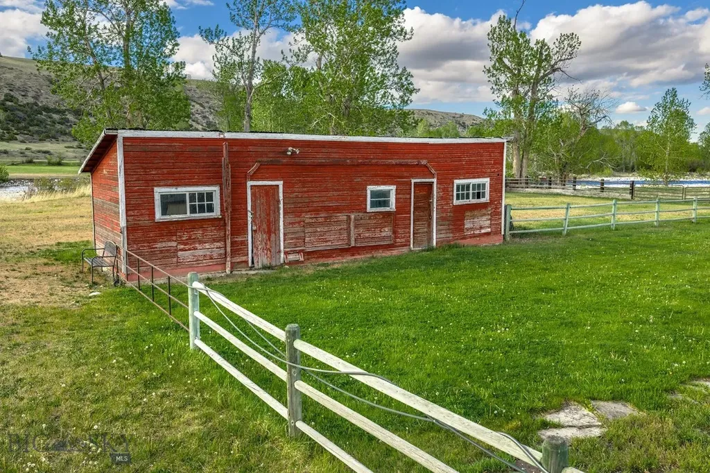 45 Pheasant Lane Columbus MT 59019