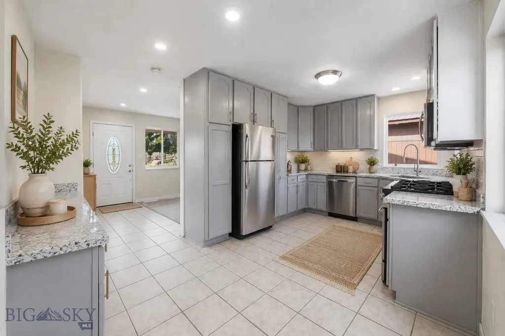 86 Horseshoe Trail Whitehall MT 59759