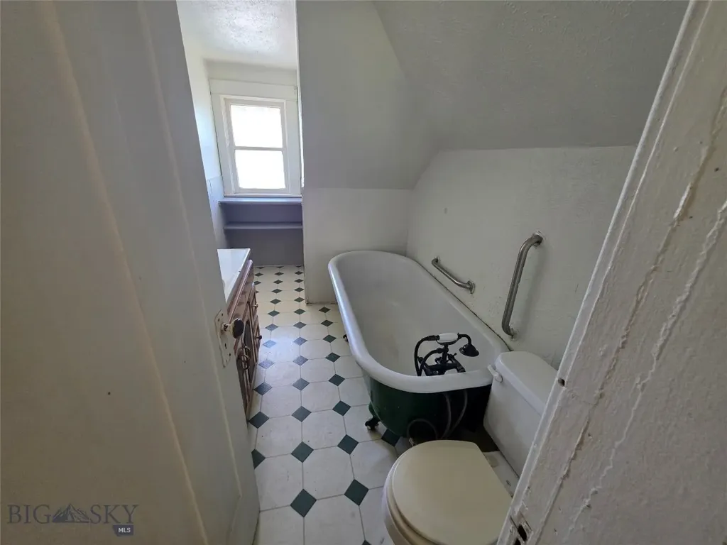 901 Delaware Butte MT 59701