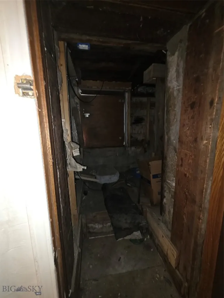 901 Delaware Butte MT 59701