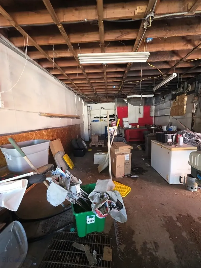 901 Delaware Butte MT 59701