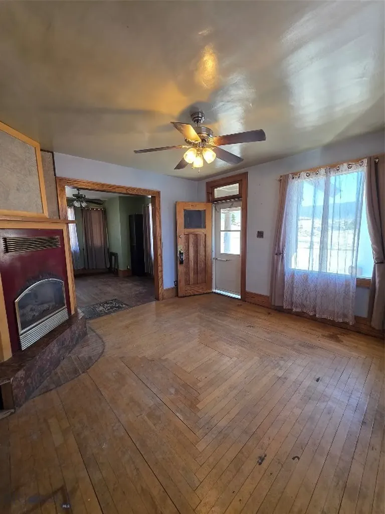 901 Delaware Butte MT 59701