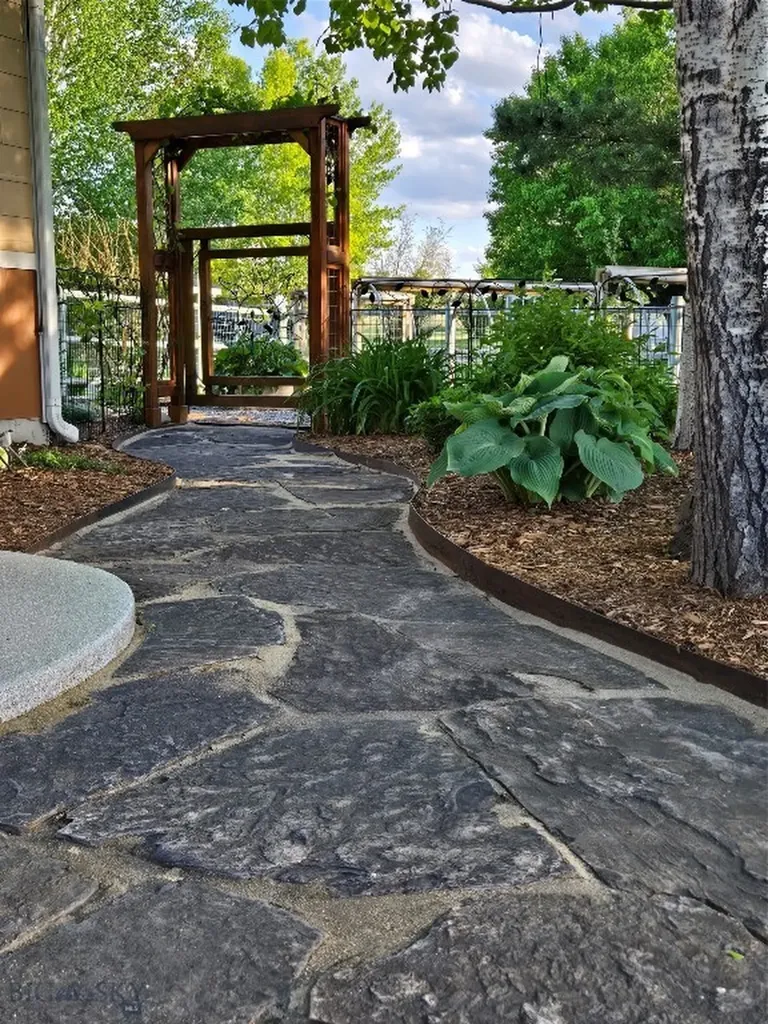 153 Pathfinder Trail Bozeman MT 59718