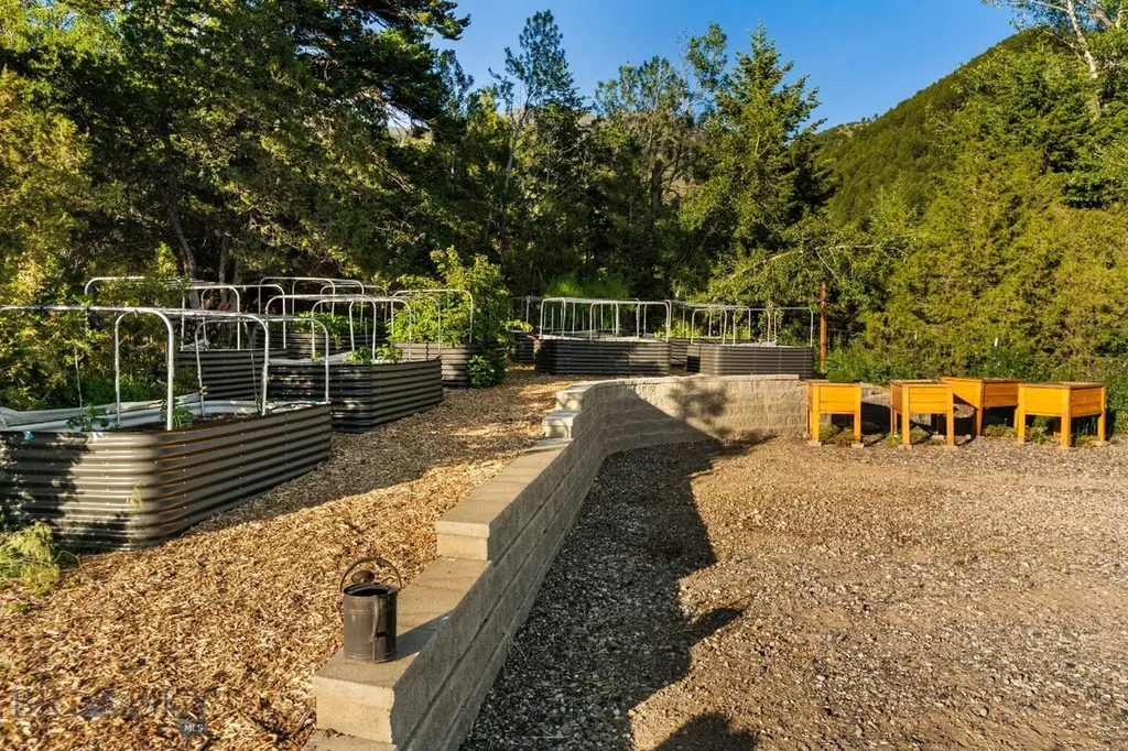 1580 Evan Reese Creek Road Belgrade MT 59714