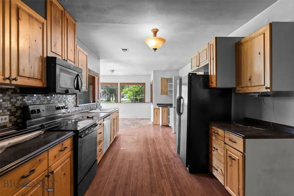 9TH St Island Drive Livingston MT 59047