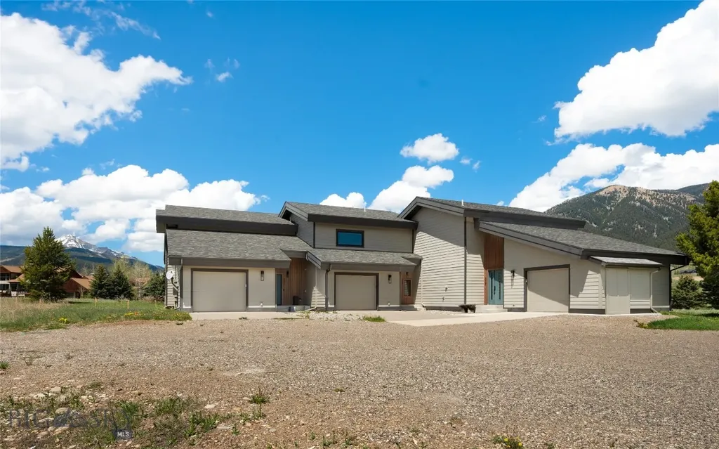 2360 Yellowtail Road Big Sky MT 59716