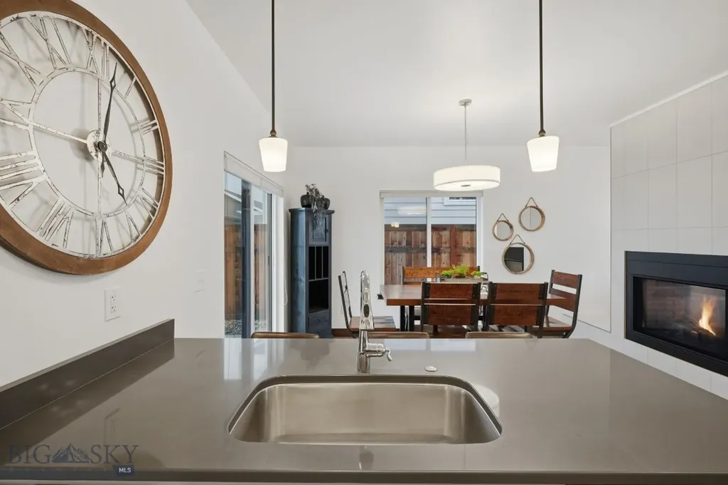 978 Rosa Way Bozeman MT 59718
