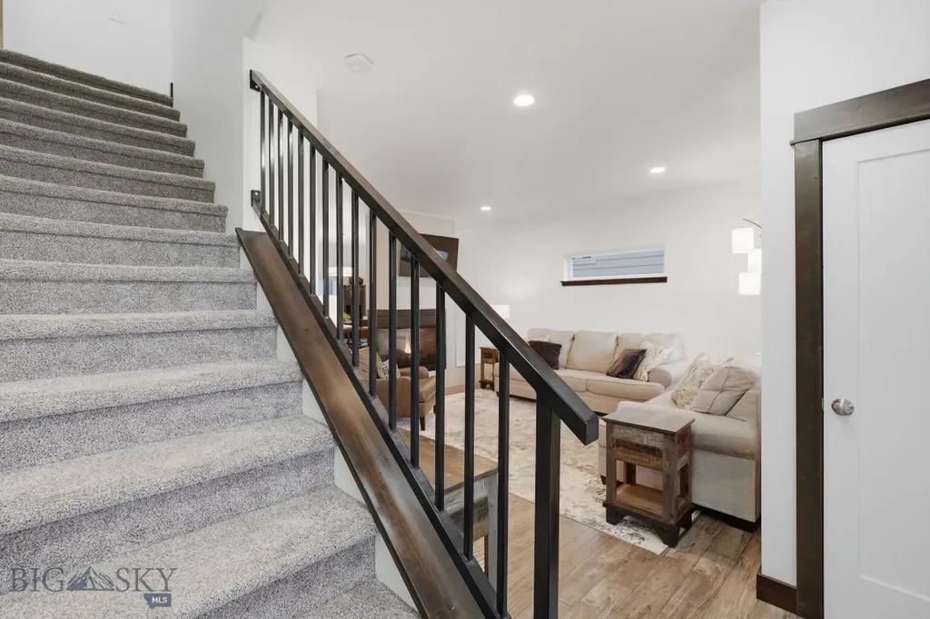 978 Rosa Way Bozeman MT 59718