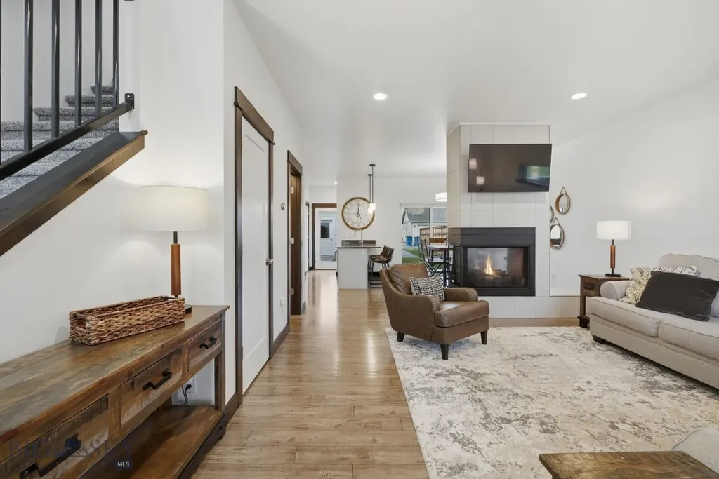 978 Rosa Way Bozeman MT 59718