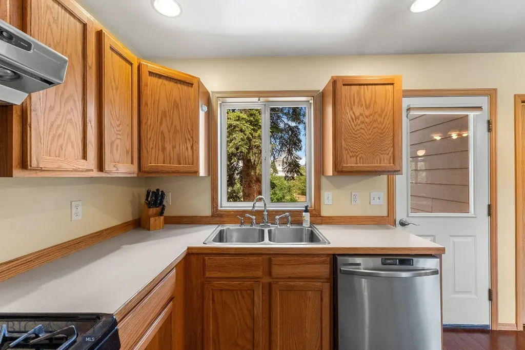 112 Fabrick Street Manhattan MT 59741