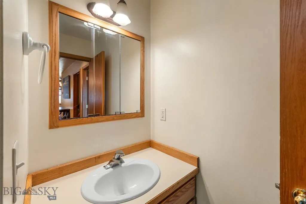 112 Fabrick Street Manhattan MT 59741