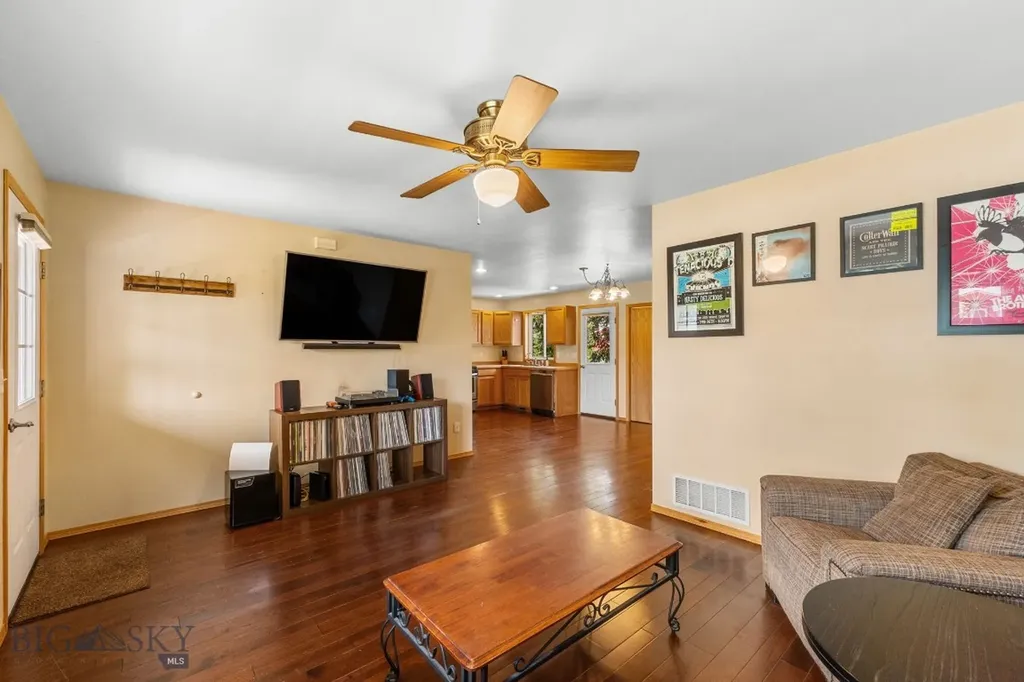 112 Fabrick Street Manhattan MT 59741