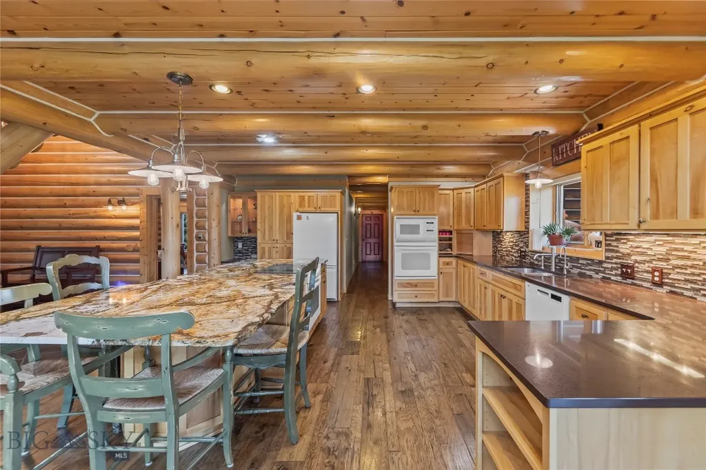 7100 Springhill Belgrade MT 59714
