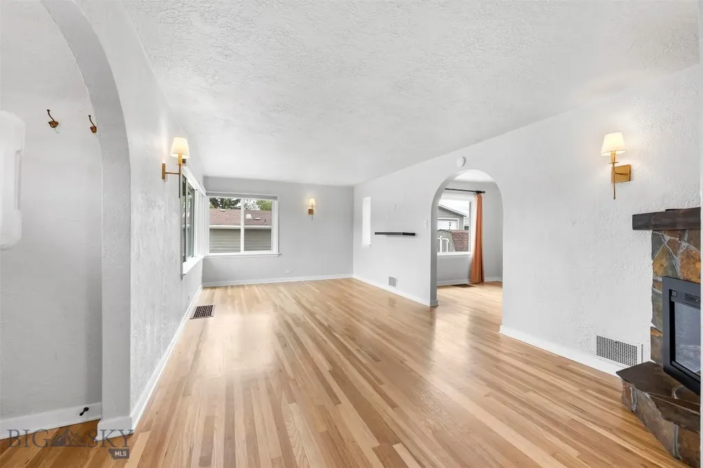 1023 S Dakota Butte MT 59701