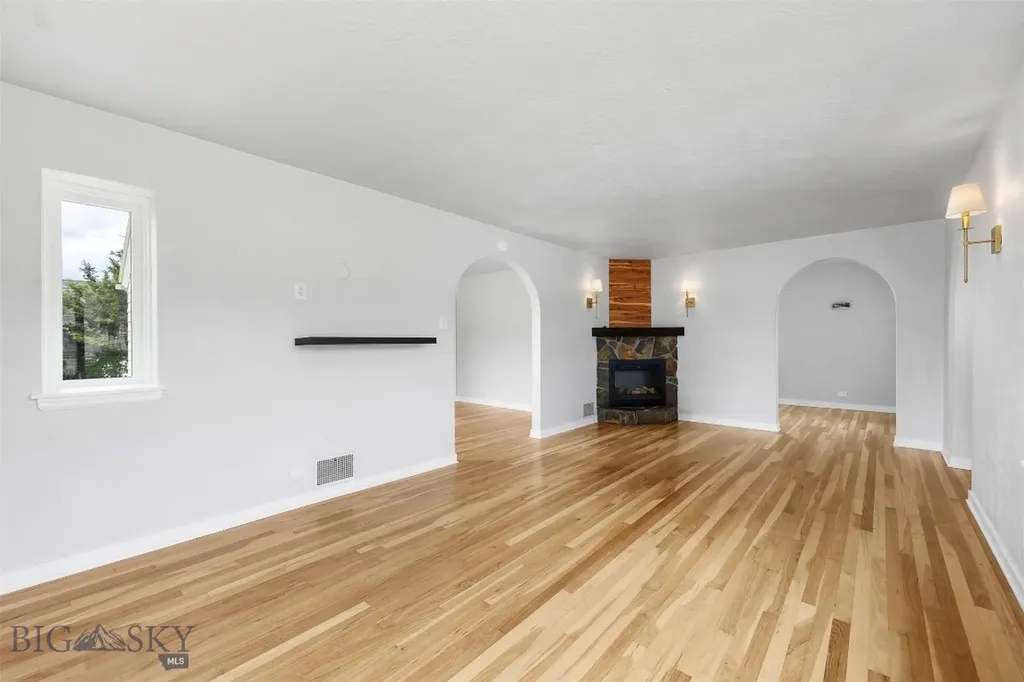 1023 S Dakota Butte MT 59701