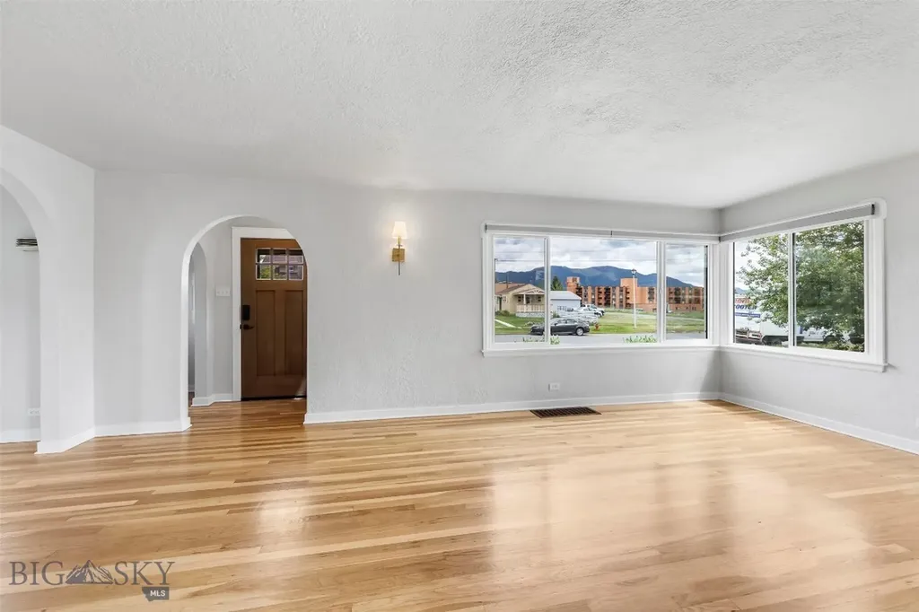 1023 S Dakota Butte MT 59701