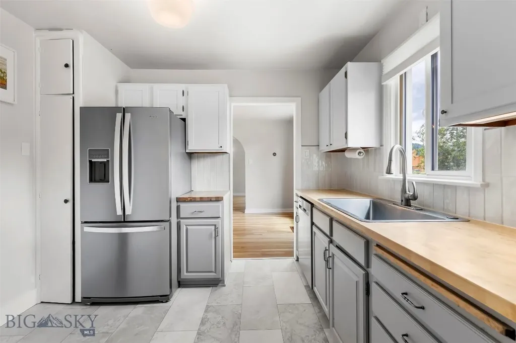 1023 S Dakota Butte MT 59701