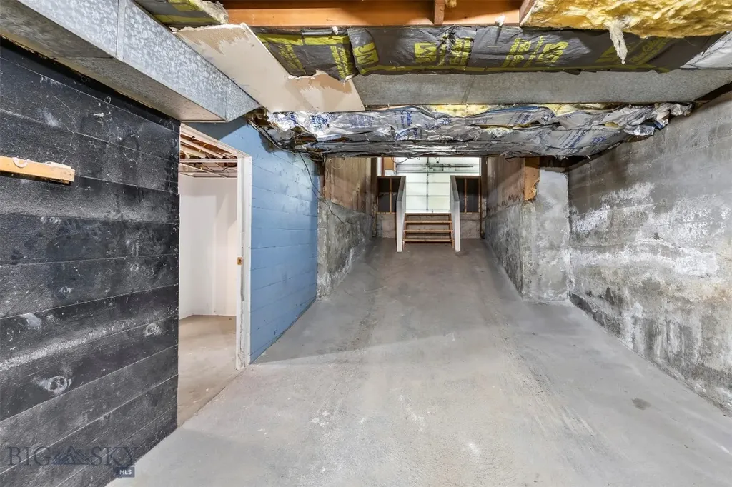 1023 S Dakota Butte MT 59701