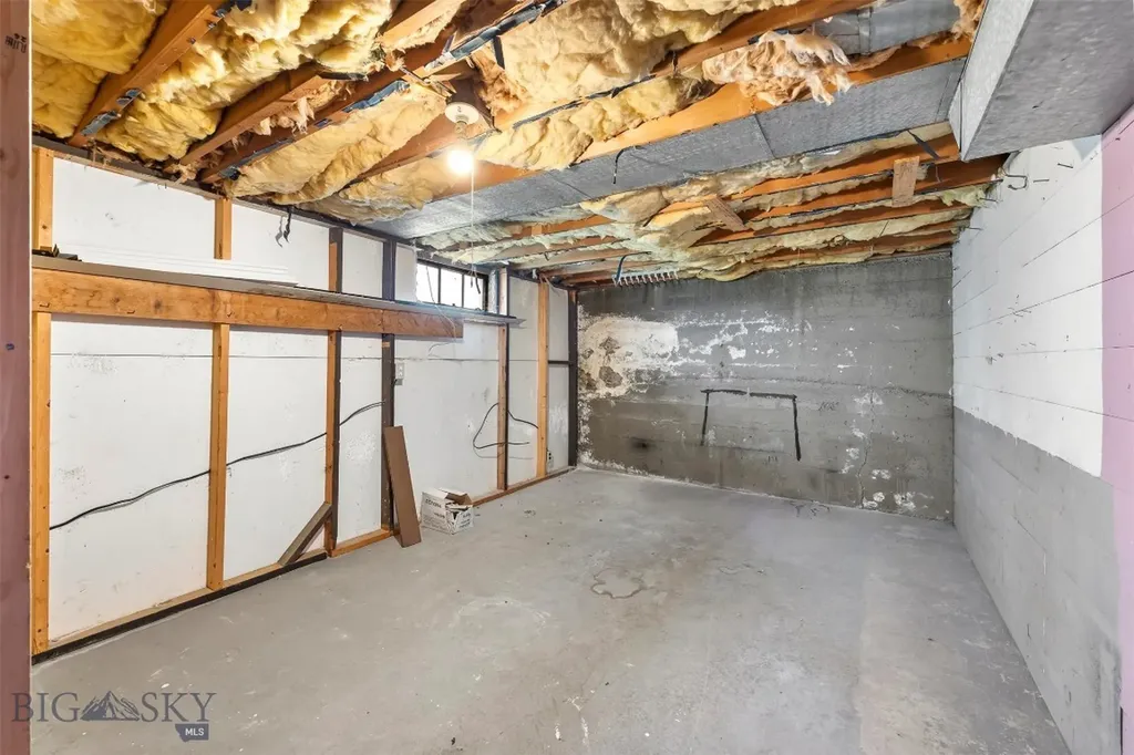 1023 S Dakota Butte MT 59701