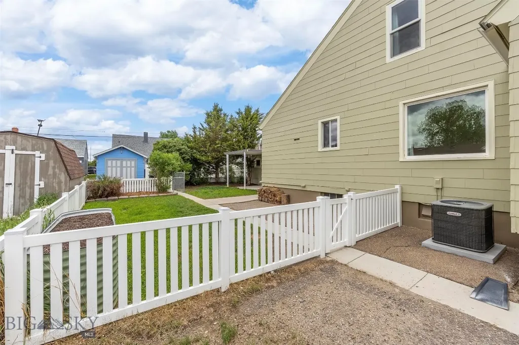 1023 S Dakota Butte MT 59701